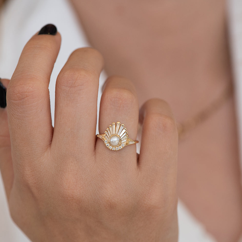 Shell Inspired Diamond Rings Pearl engagement ring and wedding band | Beachweddingtips.com