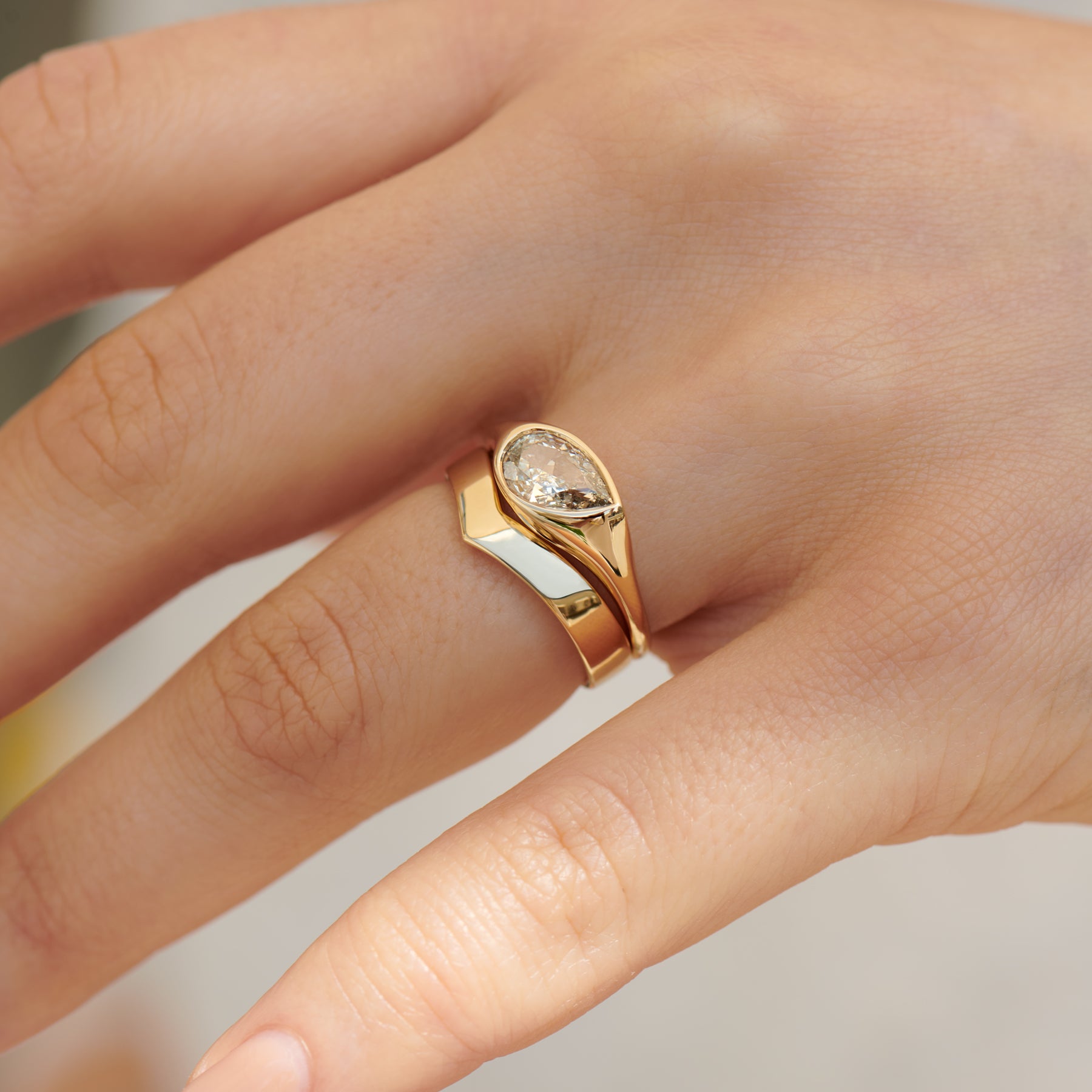 Diamond shaped signet ring Outlet