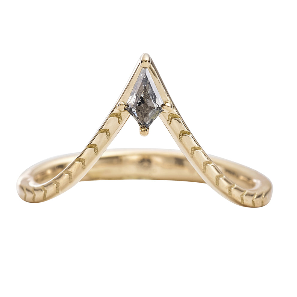 Engraved-Chevron-Ring-with-a-Salt-and-Pepper-Kite-Diamond-closeup
