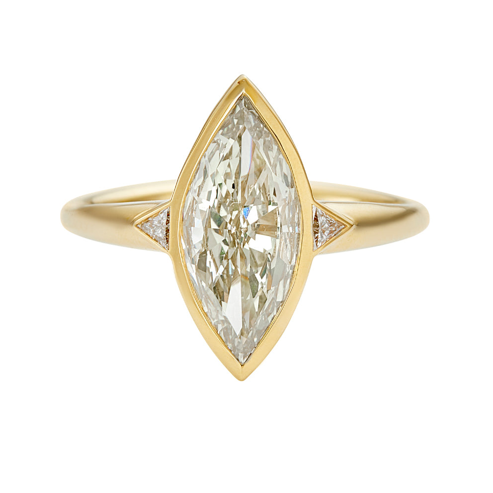 Fancy-Green-Diamond-Minimalist-Marquise-Engagement-Ring-OOAK-CLOSEUP