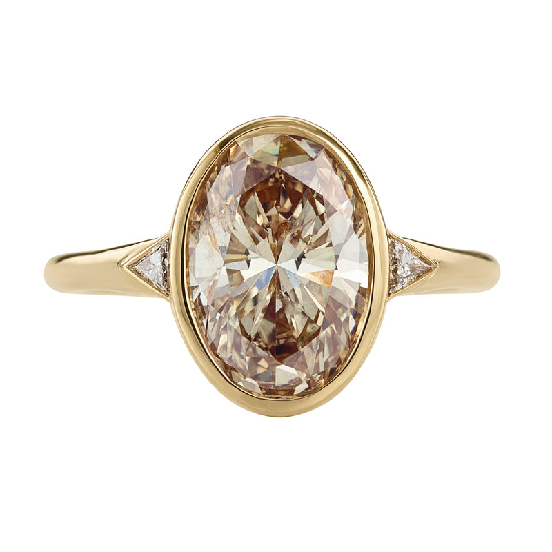 Fizz-Champagne-Diamond-Engagement-Ring-closeup