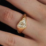 Floe-Unisex-Diamond-Engagement-Ring-ARTEMER