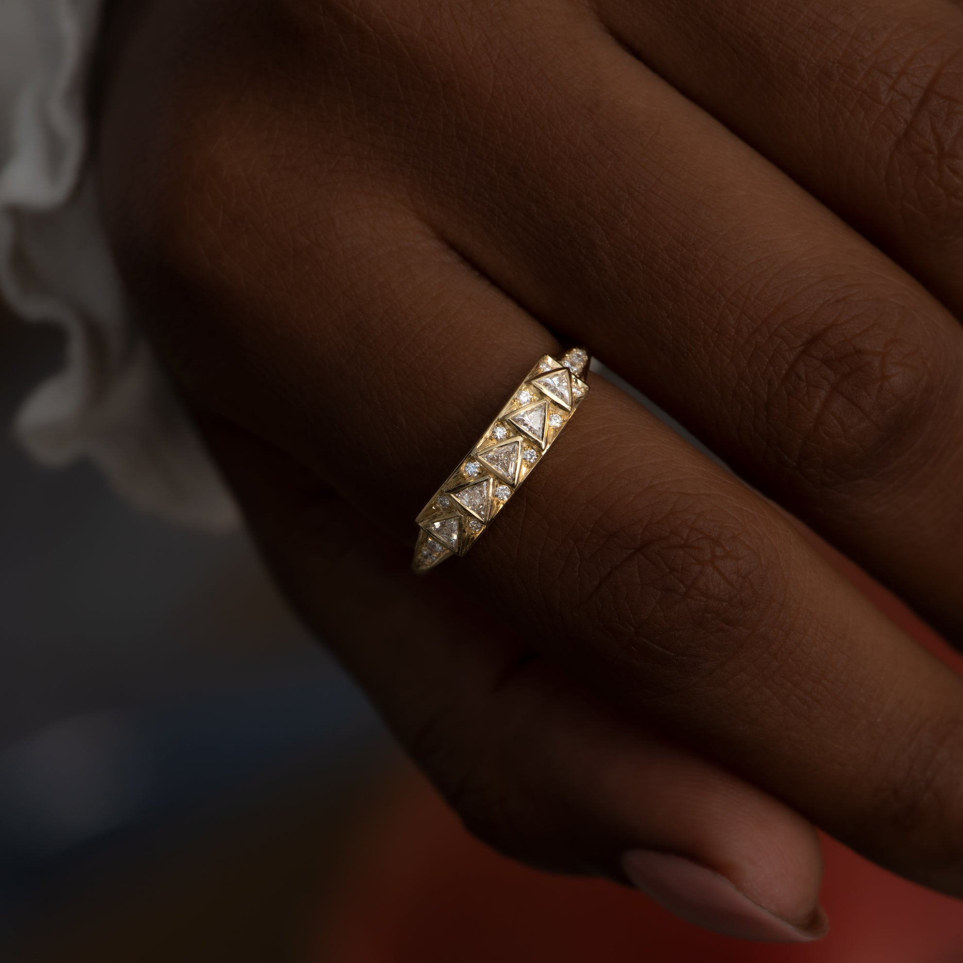 Geometric Bar Ring with Triangle Cut Diamonds in 18k Solid Gold – ARTEMER