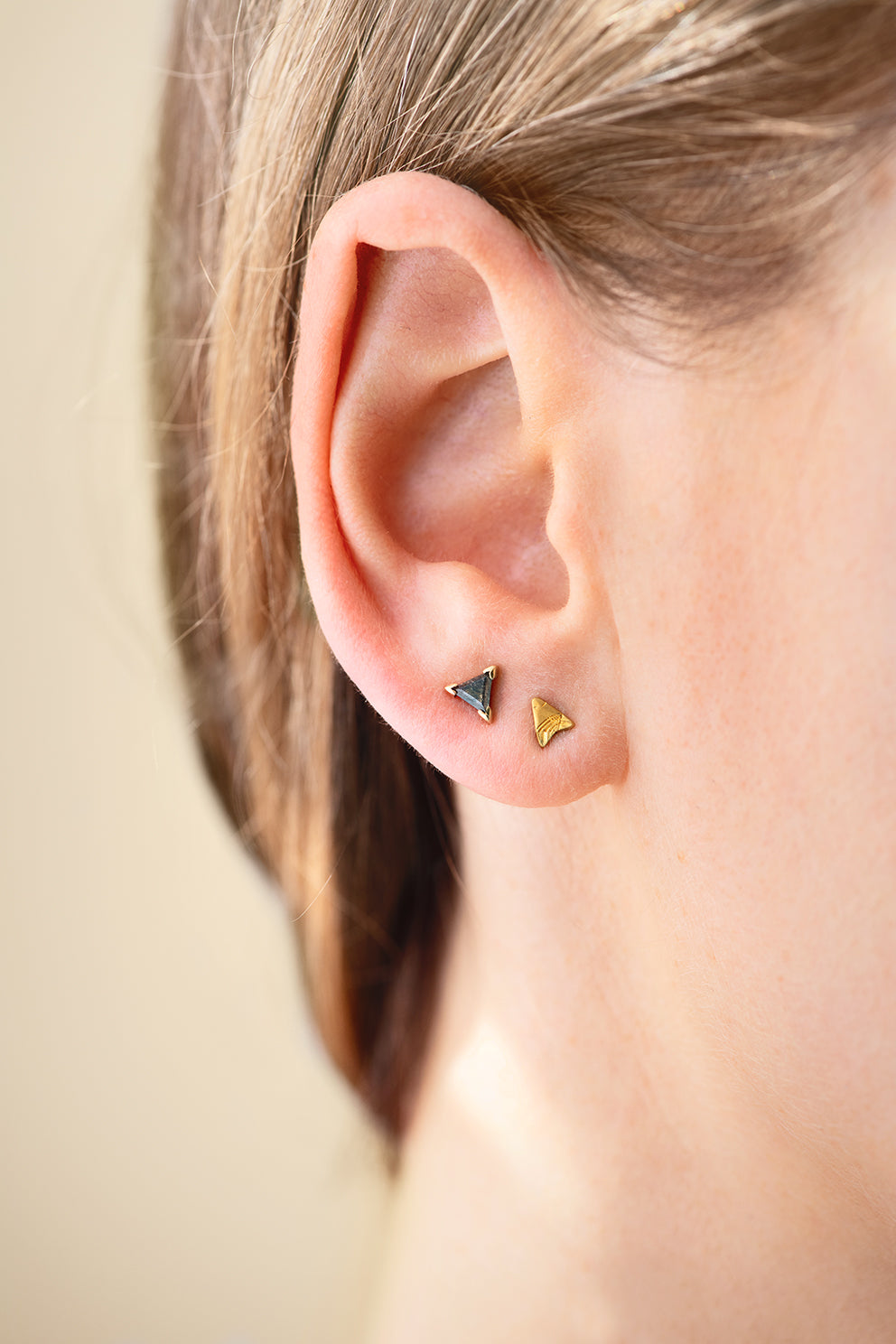 Gold Stud Earrings - Arrow Earring – ARTEMER