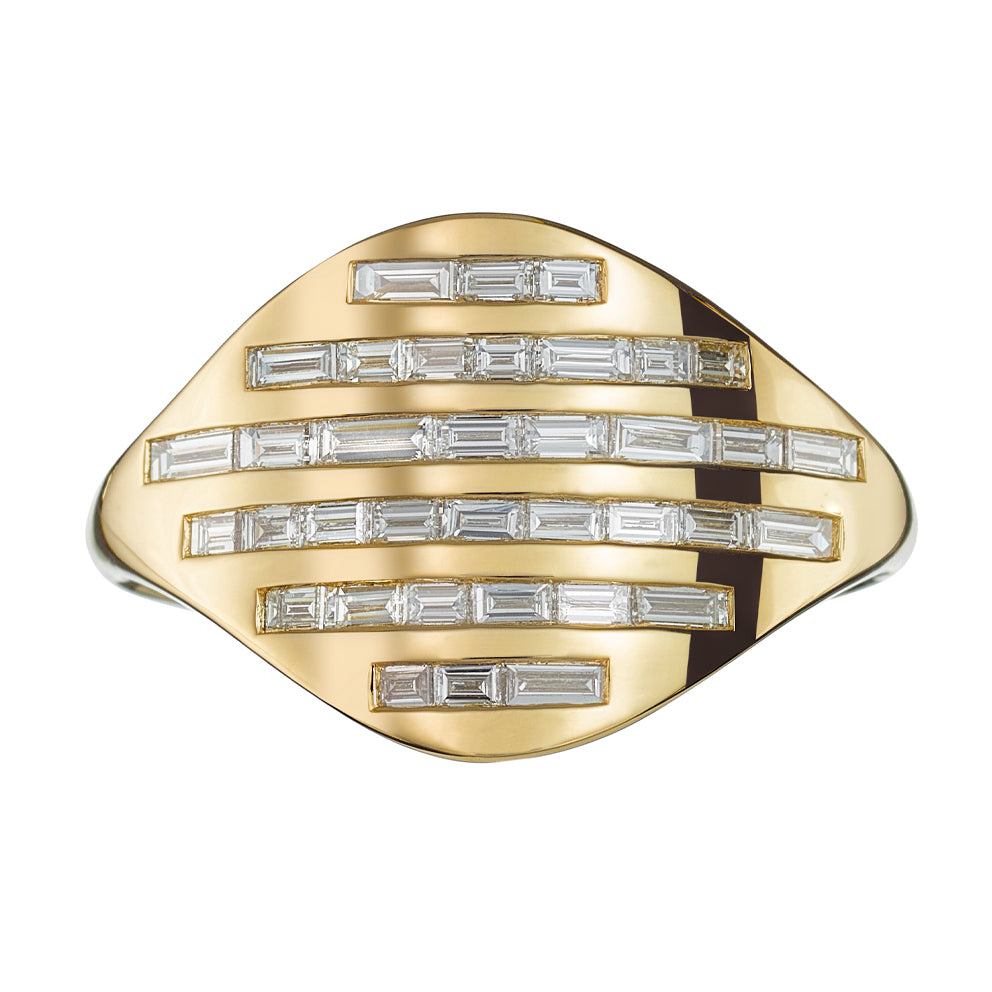 Golden-Radio-Ring-with-Baguette-Diamond-Pave-closeup