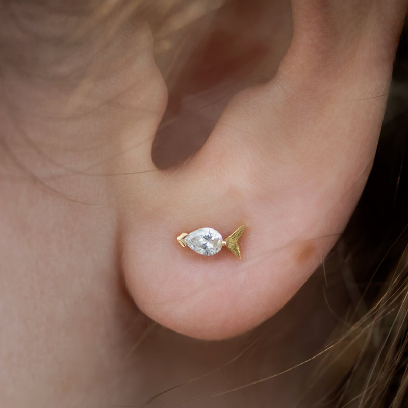 Goldfish-Diamond-Studs-Earrings-with-Pear-Cut-Diamonds-closeup-top-shot