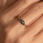 Kite-Diamond-Ring-with-a-OOAK-Salt-and-Pepper-Diamond-shiny