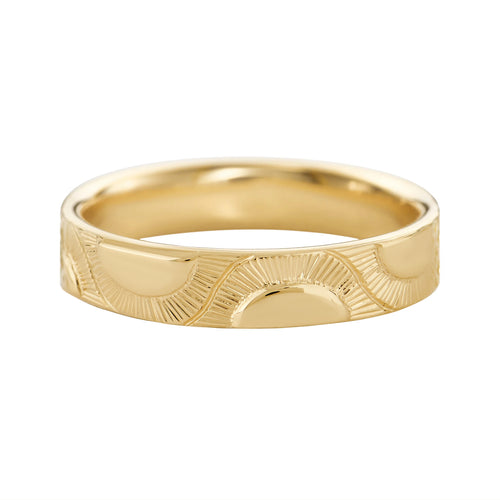 Men_s-Engraved-Golden-Sun-Pattern-Wedding-Band-closeup