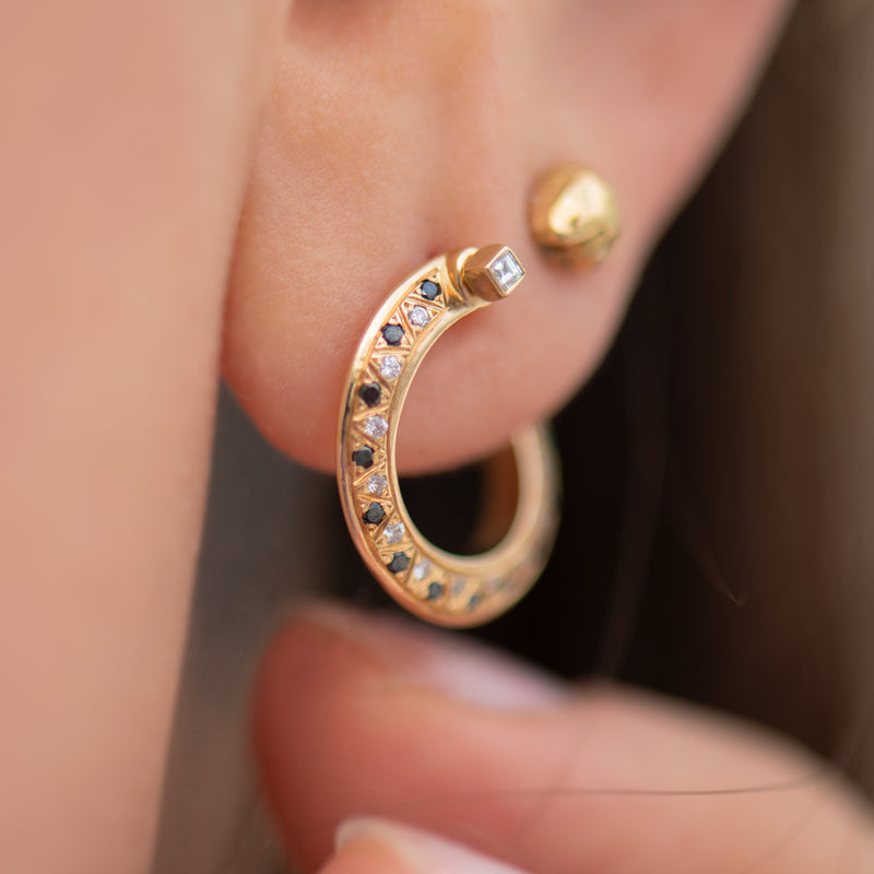 Spiral-Hoop-Earrings-with-Black-and-White-Diamonds-side-shot