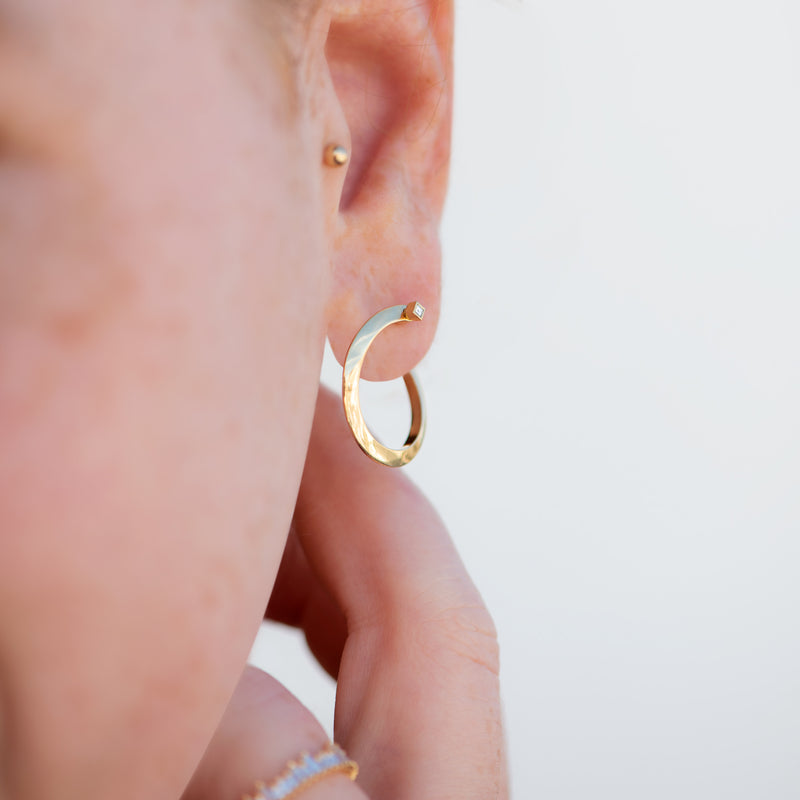Spiral-Hoop-Earrings-with-Carre-Diamond-Earring-Pin-side-closeup-top-shot