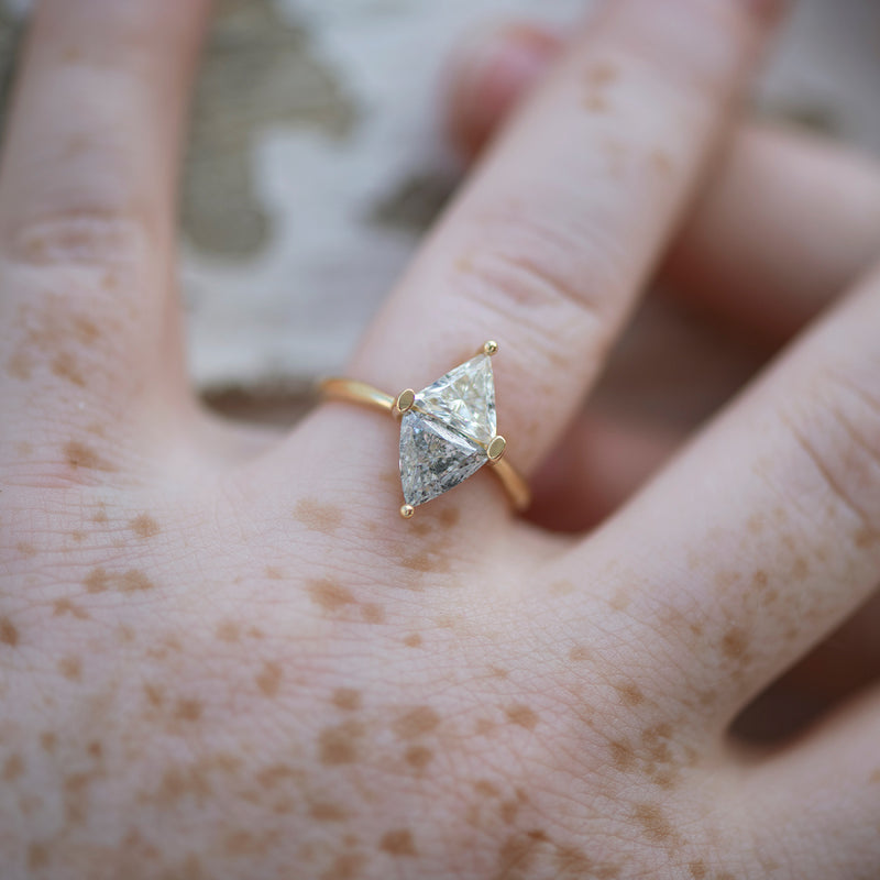 Two-Tone-Diamond-Rhombus-Engagement-Ring-White-and-Grey-Trillions-top-shot