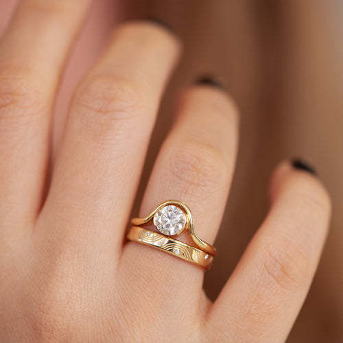 Wavy Round Diamond Engagement Ring Set - One Carat Diamond Front Shot Detail Shot 