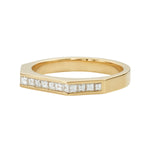    carre-cut-Diamond-Band-White-carre-cut-Wedding-Ring-closeup