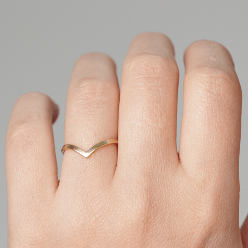 V Shaped Ring with Diamond – Love Adorned