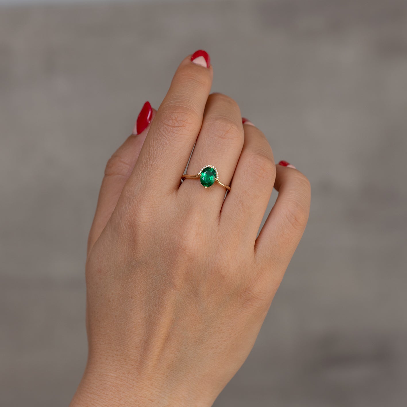 Pure Emerald Oval Ring In 925 Silver For Women