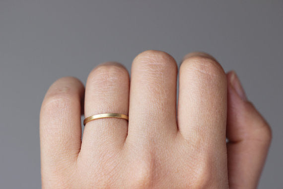 The Edisto | Women's Hammered Yellow Gold Wedding Band | 10k, 14k & 18k –  Rustic and Main