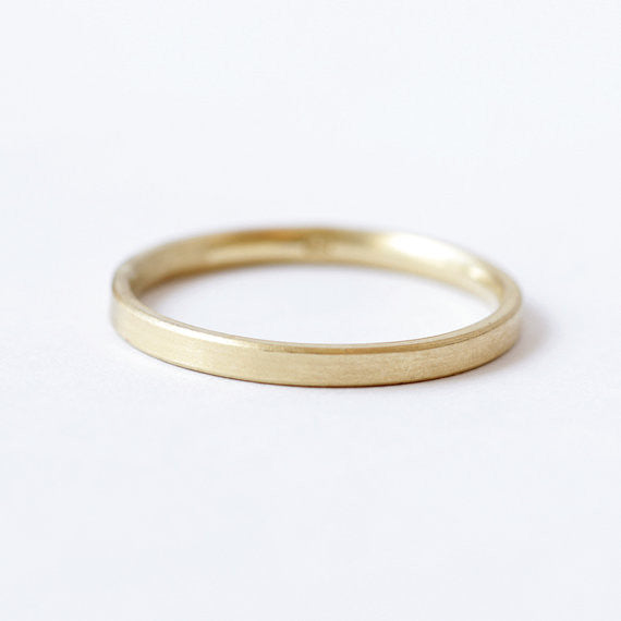 Flat Court with Twin Grooves & Bevelled Edges | Yellow Gold