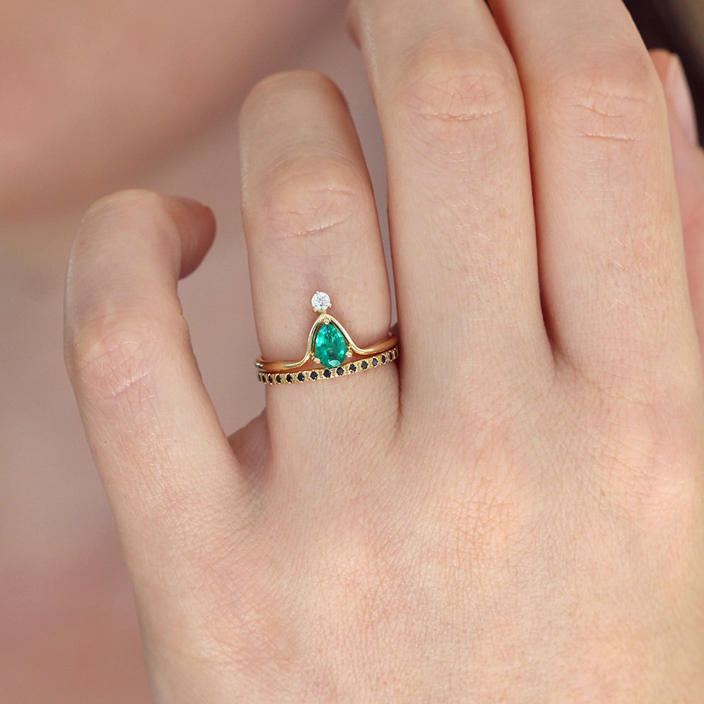 Solid Rose Gold Vintage Leaf Lab Emerald Engagement Ring For Women -  MollyJewelryUS | Emerald wedding rings set, Emerald wedding rings, Green engagement  rings